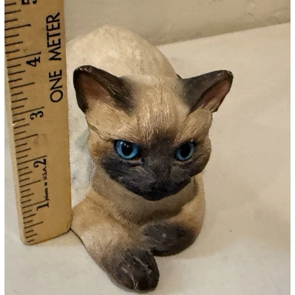 1983 Creations by Carole Siamese Cat Figurine Vintage Collectible CC40508